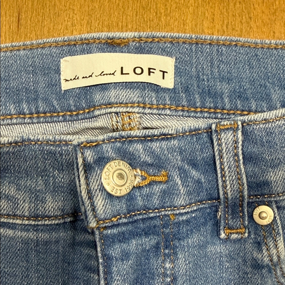 LOFT women’s Light Blue Slim Jeans - Picture 4 of 5